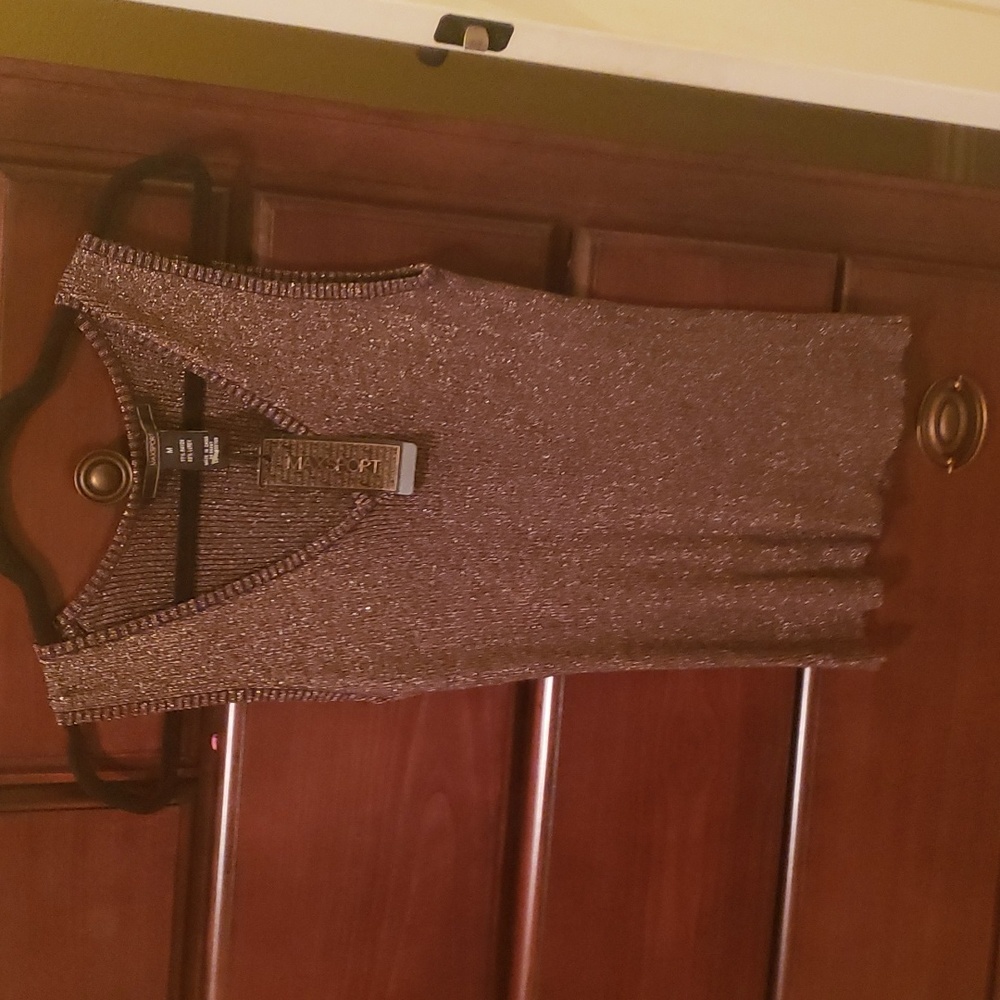Women top